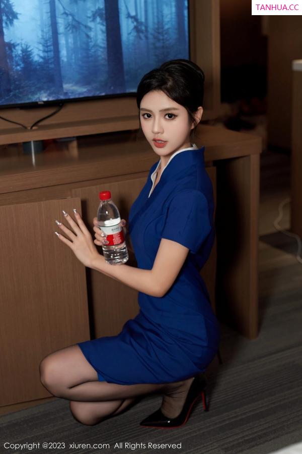 李浅浅  [XiuRen]高清写真图 2023.05.11 No.6720 浅浅Danny 制服美腿第11张图片